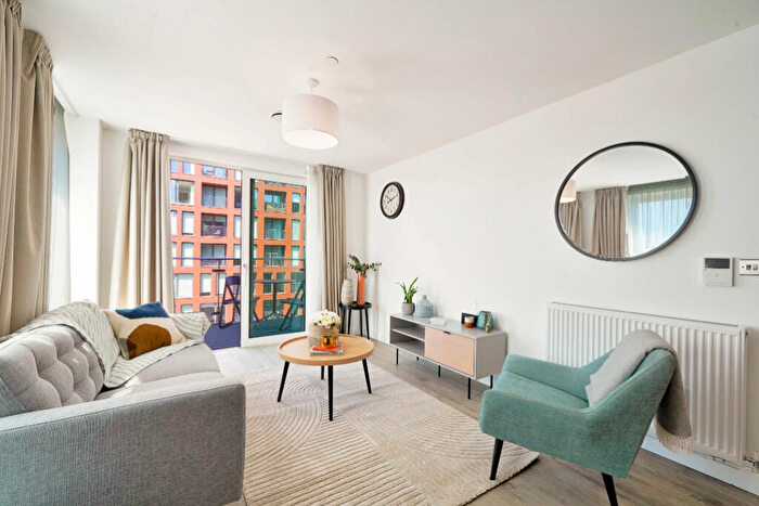 2 Bedroom Apartment To Rent In Clay, M5