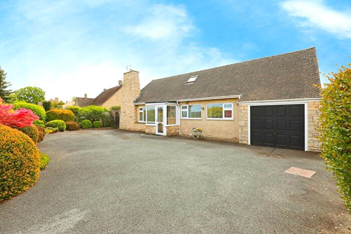 3 Bedroom Bungalow For Sale In Broadway Road, Childswickham, Broadway, Worcestershire, WR12