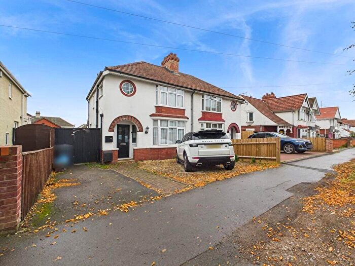 3 Bedroom Semi-Detached House For Sale In Finlay Road, Gloucester, Gloucestershire, GL4