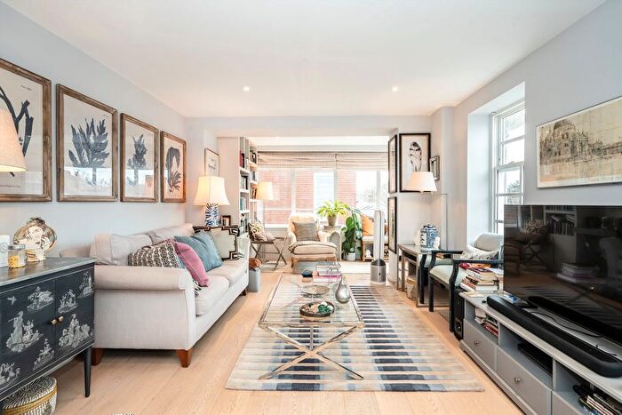 3 Bedroom Flat For Sale In Ravenscourt Gardens, London, W6