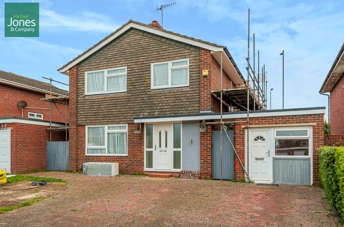 3 Bedroom Detached House To Rent In The Templars, Worthing, West Sussex, BN14