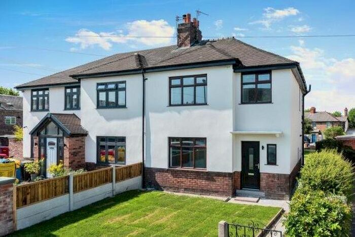 3 Bedroom Property To Rent In East Avenue, Warrington, WA4