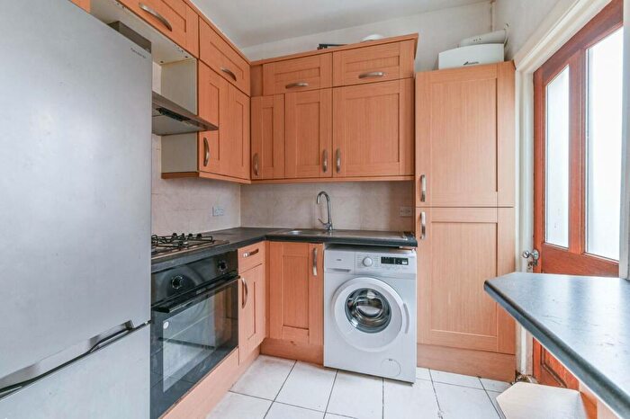 2 Bedroom Flat For Sale In Colworth Road, Croydon, CR0
