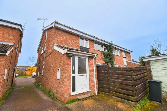 2 Bedroom Maisonette To Rent In Buckfast Close, Leicester, LE5