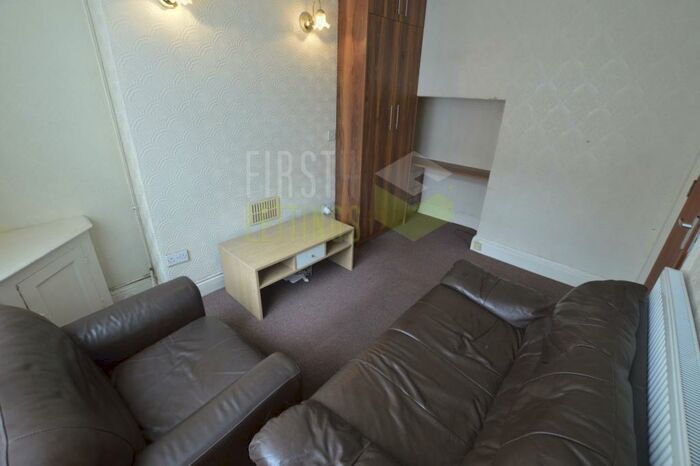 3 Bedroom Terraced House To Rent In Cromer Street, Leicester, LE2