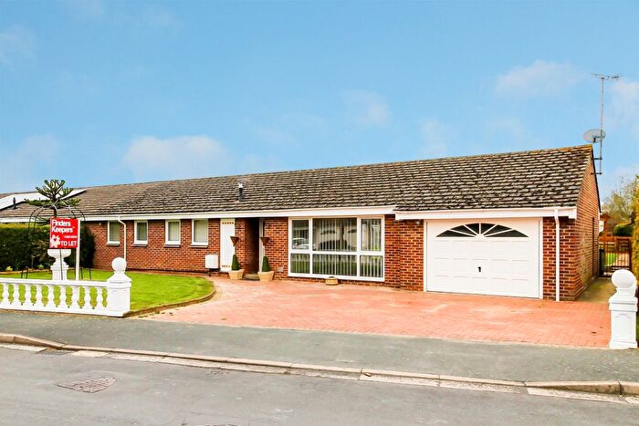 4 Bedroom Semi-Detached House To Rent In Bunyan Road, Bicester, OX26