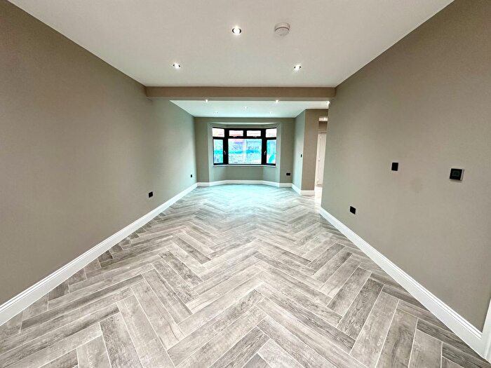 4 Bedroom Detached House To Rent In Whitton Road, Hounslow, Greater London, TW3