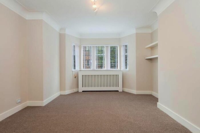 2 Bedroom Flat To Rent In Tudor Close, Hampstead, NW3