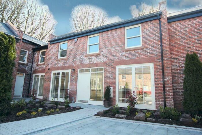 3 Bedroom Town House To Rent In Smithy Mews, Woolton, Liverpool, L25