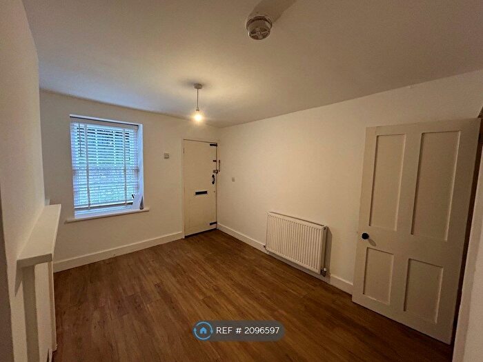 3 Bedroom End Of Terrace House To Rent In Ward Cottage, Cowes, PO31