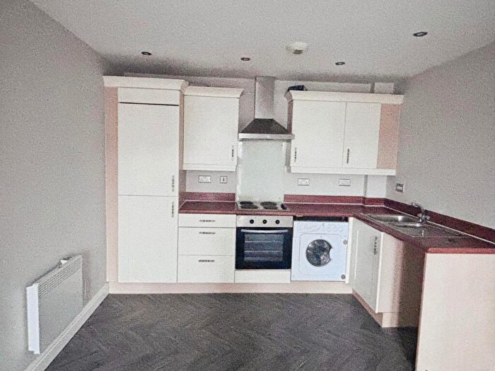 2 Bedroom Flat To Rent In Olsen Rise, Bunkers Hill, Lincoln, LN2