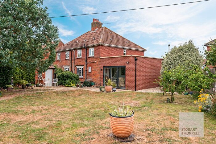 2 Bedroom Semi-Detached House For Sale In Coronation Close, Happisburgh, Norfolk, NR12