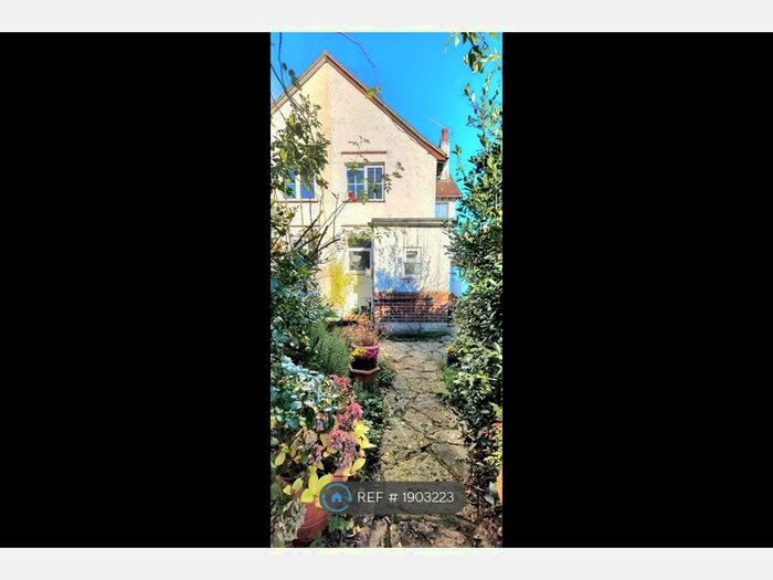 3 Bedroom End Of Terrace House To Rent In Bridge Road, Haslemere, GU27