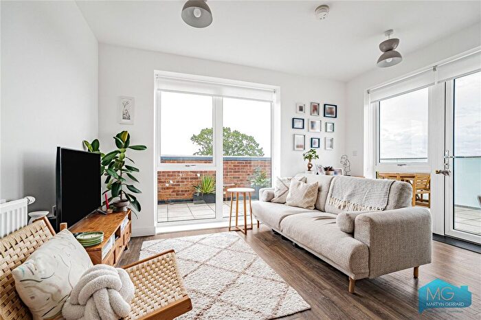 1 Bedroom Flat For Sale In Oakleigh Road North, London, N20
