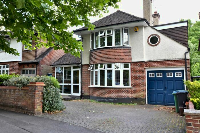 4 Bedroom Detached House To Rent In Cassiobury Drive, Watford, WD17