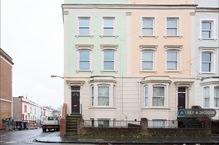 3 Bedroom Terraced House To Rent In City Road, Bristol City Centre, BS2