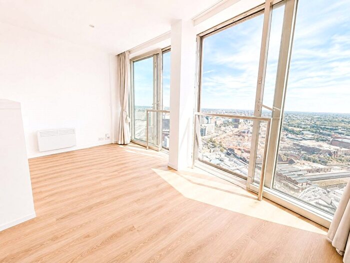1 Bedroom Studio To Rent In New Street, The Rotunda, Birmingham, B2
