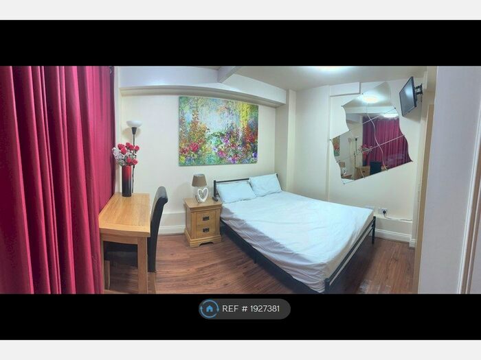1 Bedroom Flat To Rent In London, London, W1D