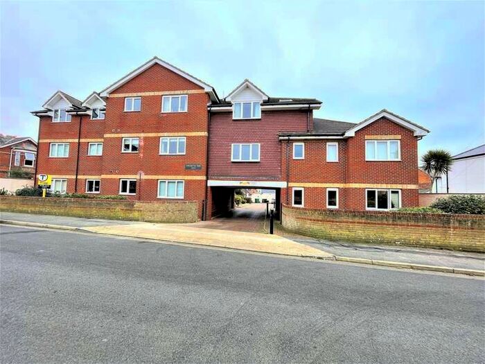 2 Bedroom Flat To Rent In Fitzroy Street, Sandown, PO36