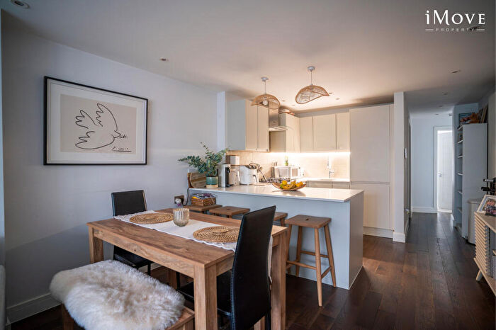 2 Bedroom Flat For Sale In Anerley Hill, London, SE19