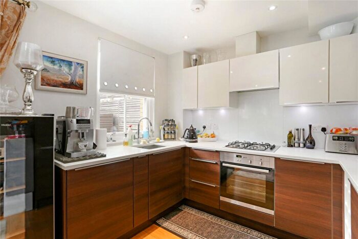 3 Bedroom Terraced House For Sale In Wickersley Road, London, SW11