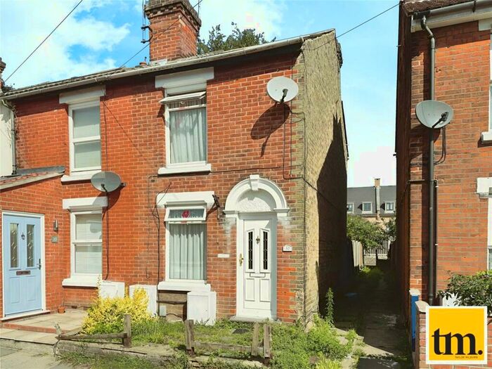 2 Bedroom Semi-Detached House To Rent In Lisle Road, Colchester, Essex, CO2