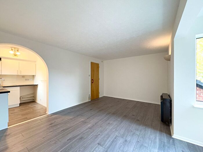 Studio To Rent In Trueman Close, Edgware, HA8