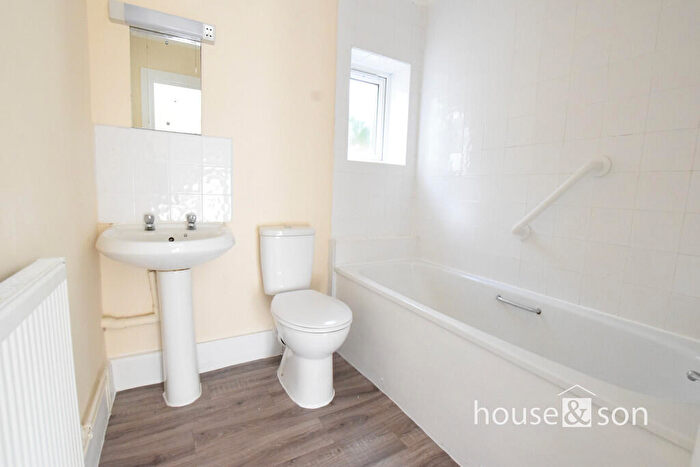 4 Bedroom Detached House For Sale In Suffolk Road, West Cliff, Bournemouth, BH2