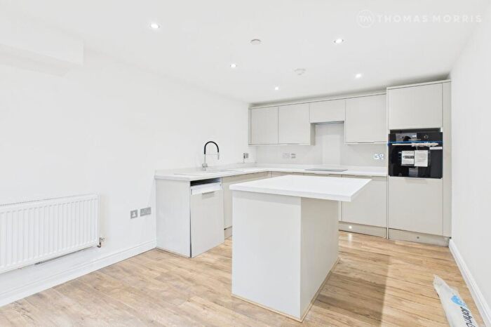 4 Bedroom End Of Terrace House For Sale In Windmill Row, St. Neots, Cambridgeshire, PE19