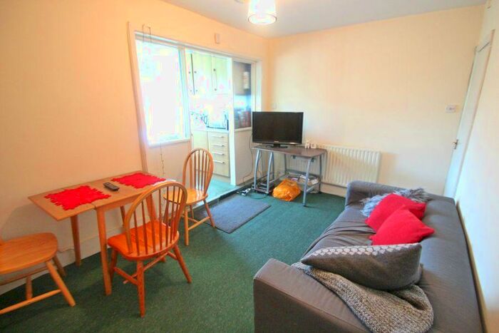 3 Bedroom Terraced House To Rent In Winchester, Hampshire, SO23