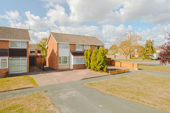 3 Bedroom Semi Detached House For Sale In Poltondale, Covingham, SN3