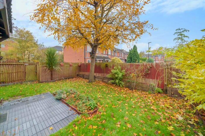 1 Bedroom Flat To Rent In Feltham, Middlesex, TW13