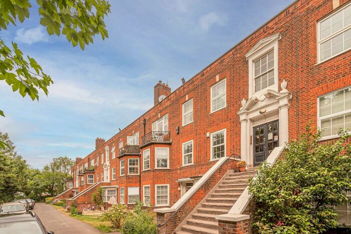 2 Bedroom Flat To Rent In Hocroft Court, Child's Hill, London, NW2