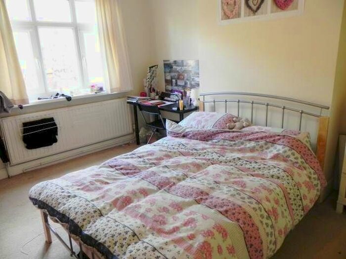 3 Bedroom Property To Rent In Rhyddings Park Road, Brynmill, Swansea, SA2