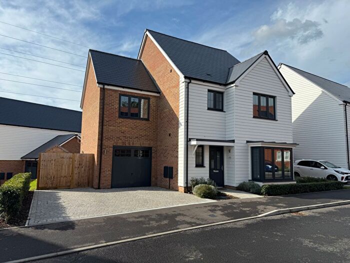 4 Bedroom Detached House For Sale In Meadow View, Sellindge, TN25