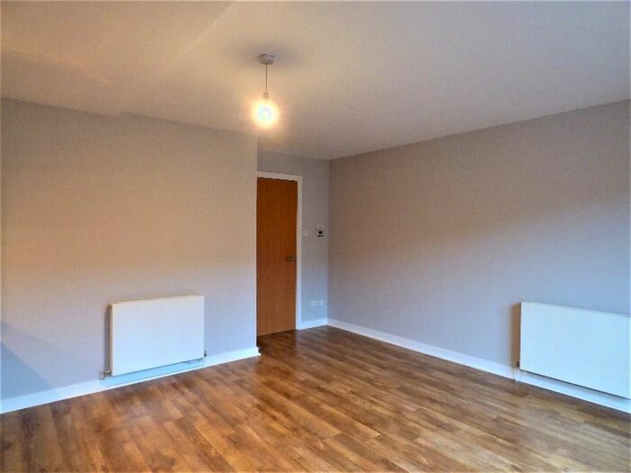 1 Bedroom Flat To Rent In Salamander Court, Leith, Edinburgh, EH6