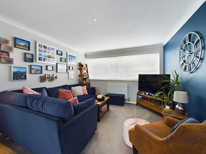 2 Bedroom Apartment To Rent In Chertsey, Surrey, KT16