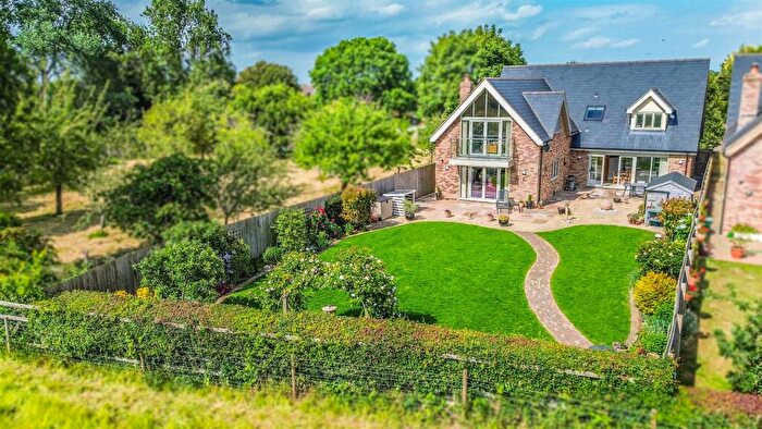 4 Bedroom Detached House For Sale In Blacksmith Cottages, Churchend, Slimbridge, GL2