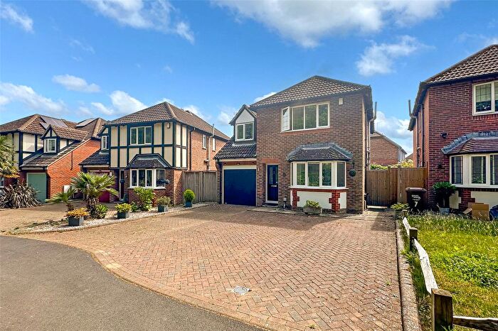 4 Bedroom Detached House For Sale In Summerley Close, Rustington, Littlehampton, West Sussex, BN16