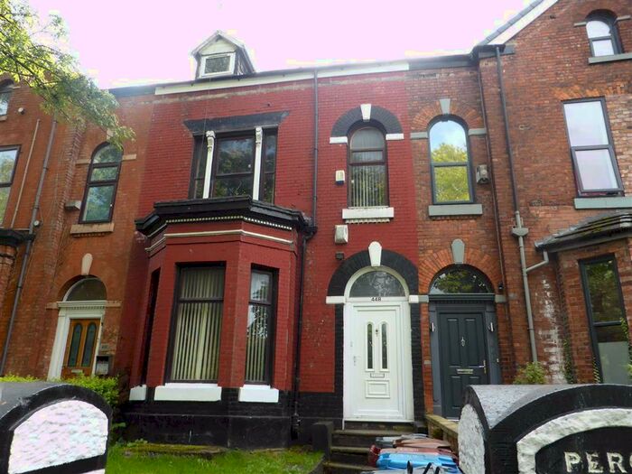 7 Bedroom Semi-Detached House To Rent In Moss Lane East, M14