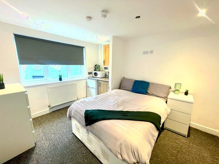 Studio To Rent In Intown, Walsall, WS1