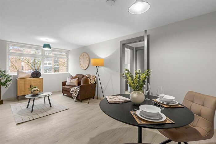 2 Bedroom Flat To Rent In Elmwood Court, High Wycombe, HP12