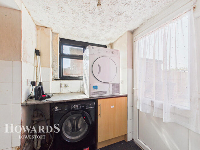 3 Bedroom End Of Terrace House For Sale In Field Lane, Kessingland, NR33