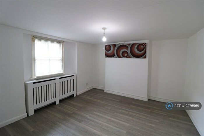 1 Bedroom Flat To Rent In Waldram Crescent, London, SE23