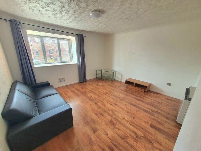 1 Bedroom Flat To Rent In Silver Road, Norwich, NR3