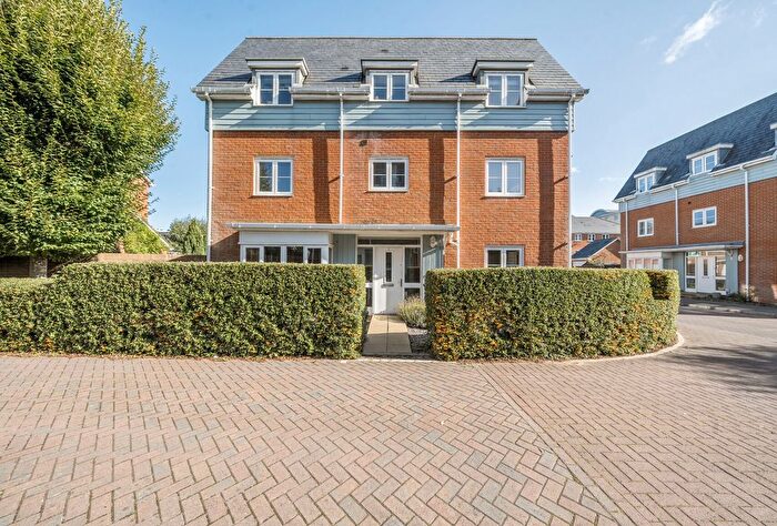 4 Bedroom End Terrace House For Sale In Parritt Road, Redhill, Surrey, RH1