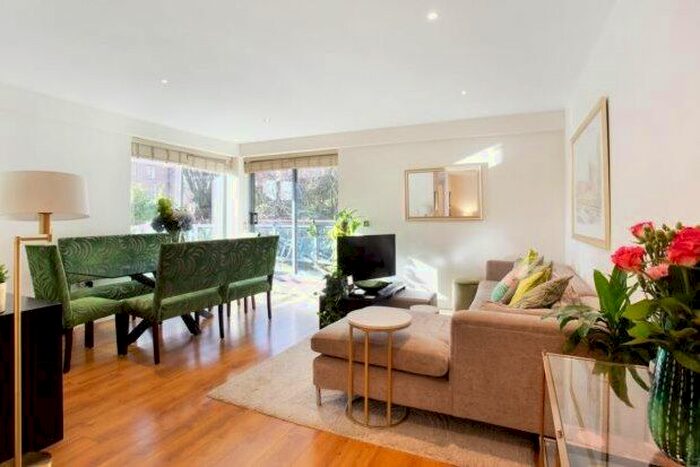 2 Bedroom Flat To Rent In Worple Road, London, SW19