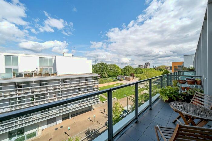 1 Bedroom Flat For Sale In Emerson Apartments, New River Village, Hornsey, N8