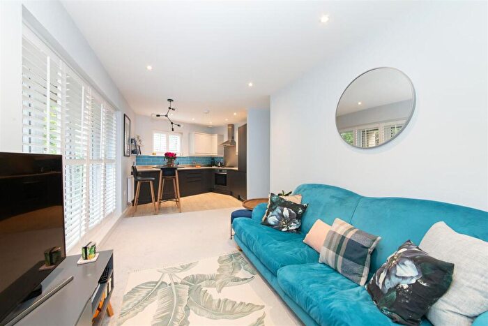1 Bedroom Flat For Sale In Selsdon Road, South Croydon, CR2