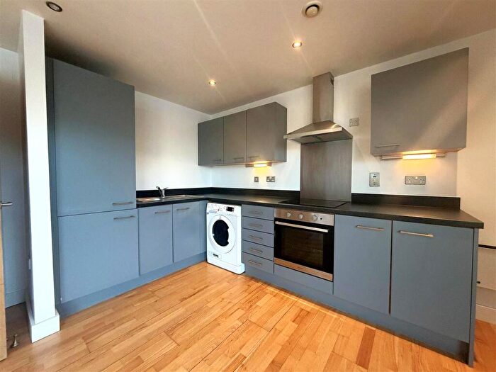 2 Bedroom Flat To Rent In Cartier House, Leeds Dock, LS10